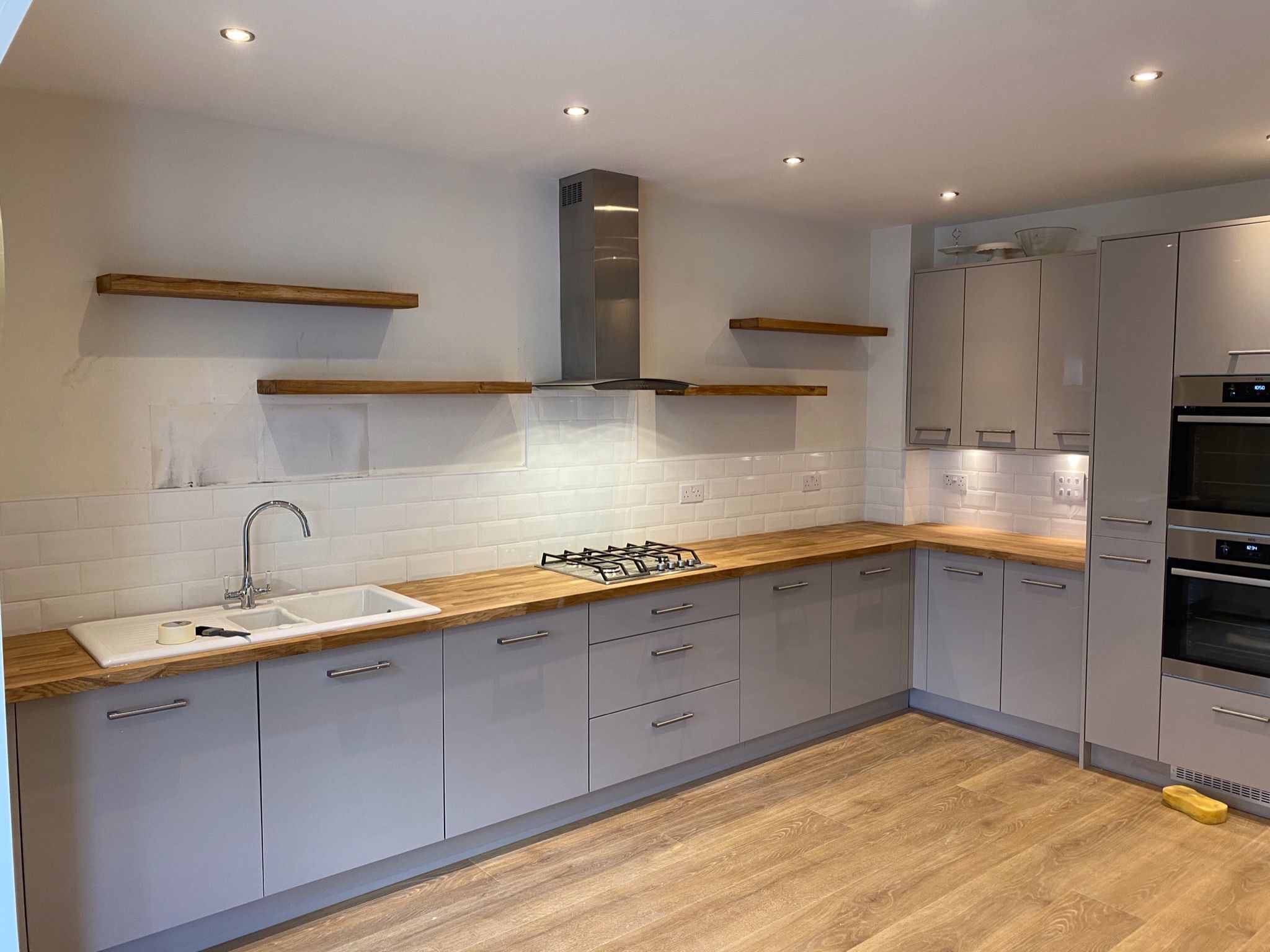Modern kitchen installation